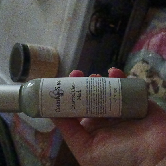 (see photos) Country Suds Milky Bath and Charcoal Cream Mask - Picture 3 of 3